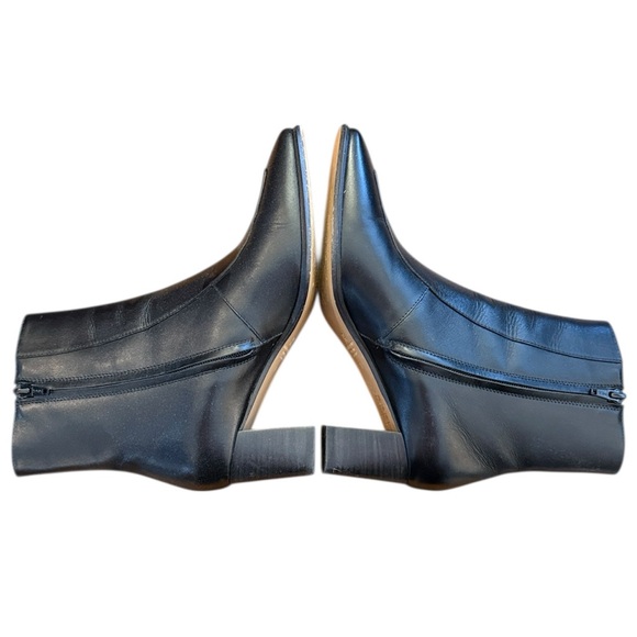 Banana Republic Black Lucca Leather Ankle Boot Italy 2.5” Heel Side Zipper 9 - Picture 8 of 16